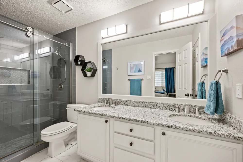 1916 Pine Ridge Drive Bedford, TX 76021