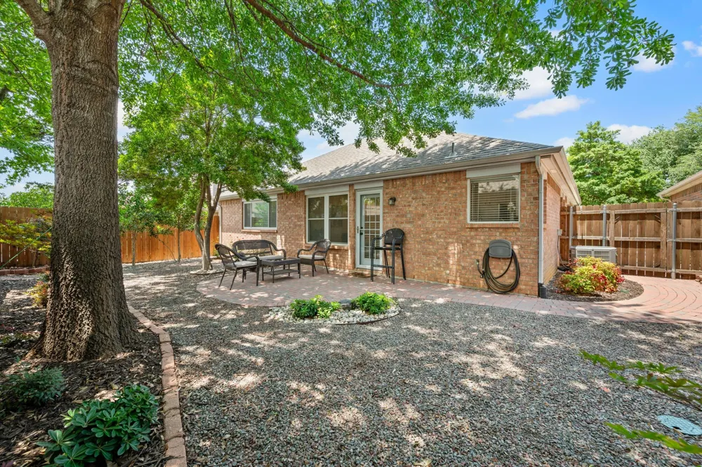 1916 Pine Ridge Drive Bedford, TX 76021