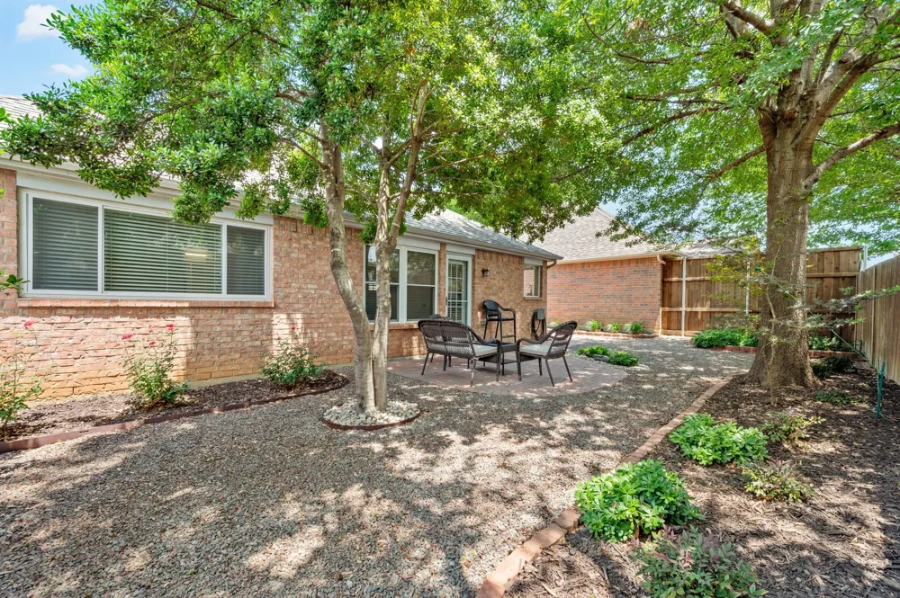 1916 Pine Ridge Drive Bedford, TX 76021