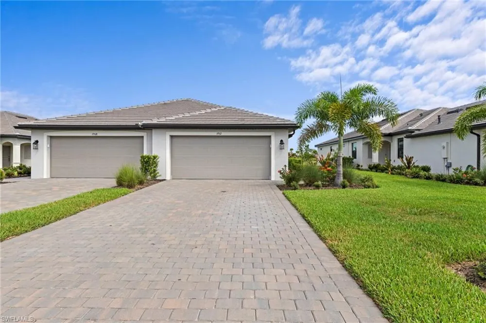19512 Hinkley Drive Estero, FL 33928
