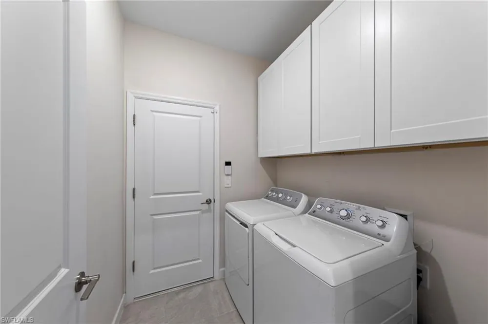 19512 Hinkley Drive Estero, FL 33928