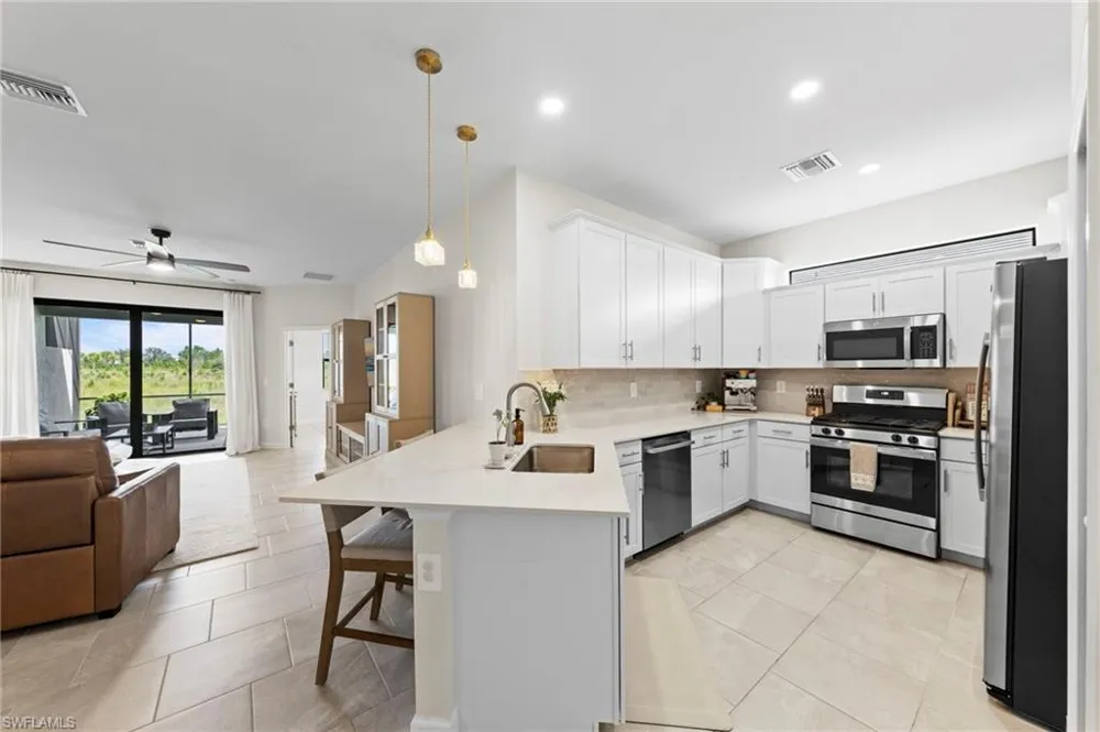 19512 Hinkley Drive Estero, FL 33928
