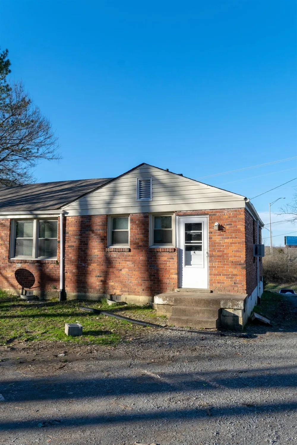 410A Ewing Drive Nashville, TN 37207