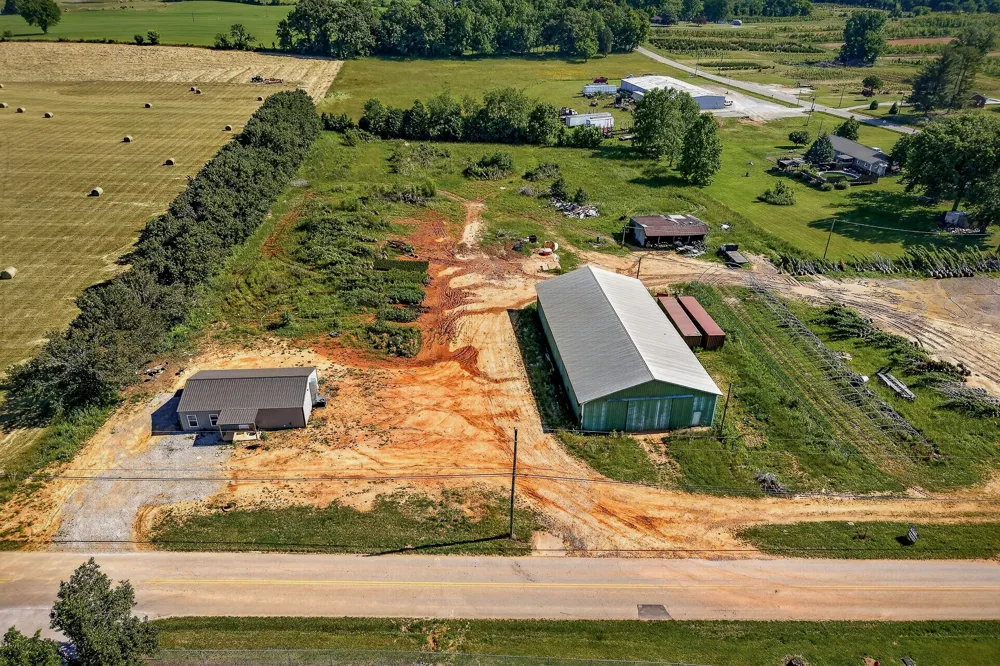 8526 Beersheba Hwy McMinnville, TN 37110