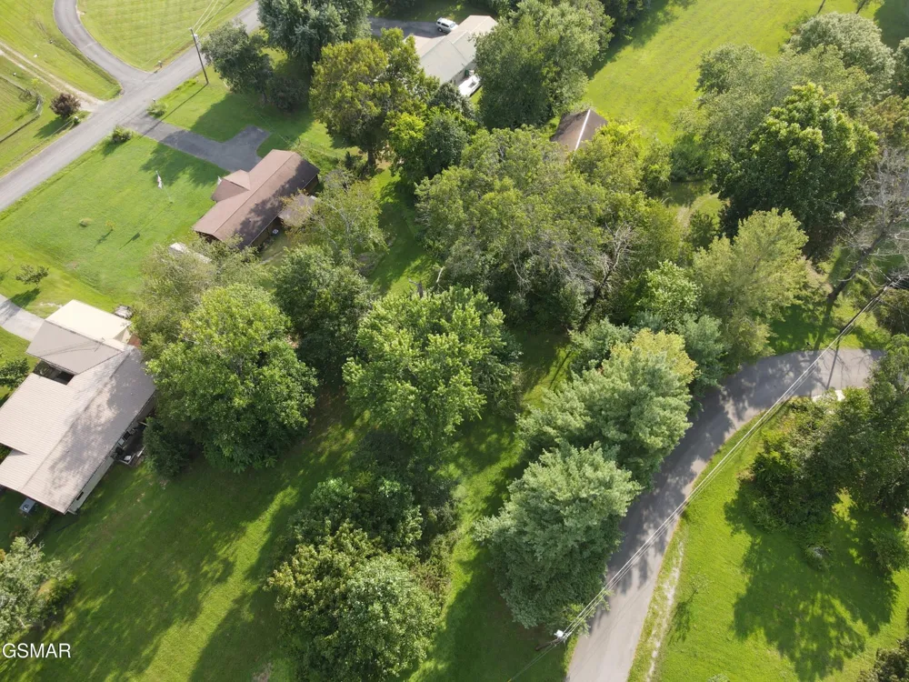 27 Maplewood Circle Sevierville, TN 37876