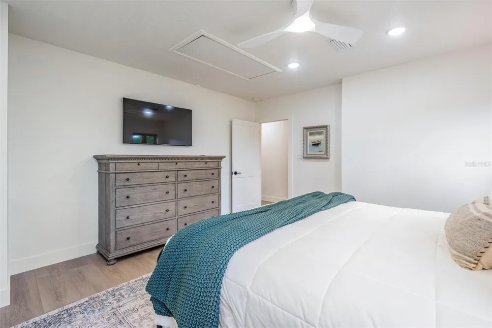 128 CARLYLE DRIVE Palm Harbor, FL 34683