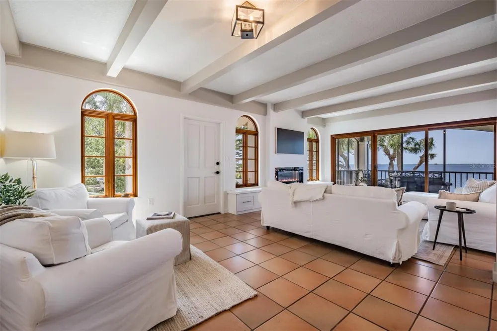 128 CARLYLE DRIVE Palm Harbor, FL 34683