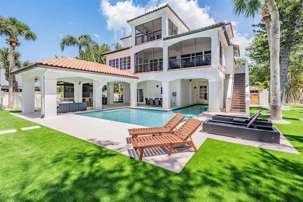 128 CARLYLE DRIVE Palm Harbor, FL 34683