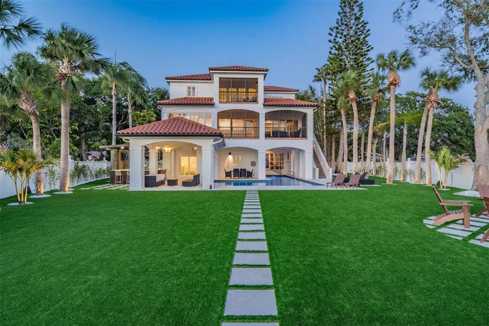 128 CARLYLE DRIVE Palm Harbor, FL 34683
