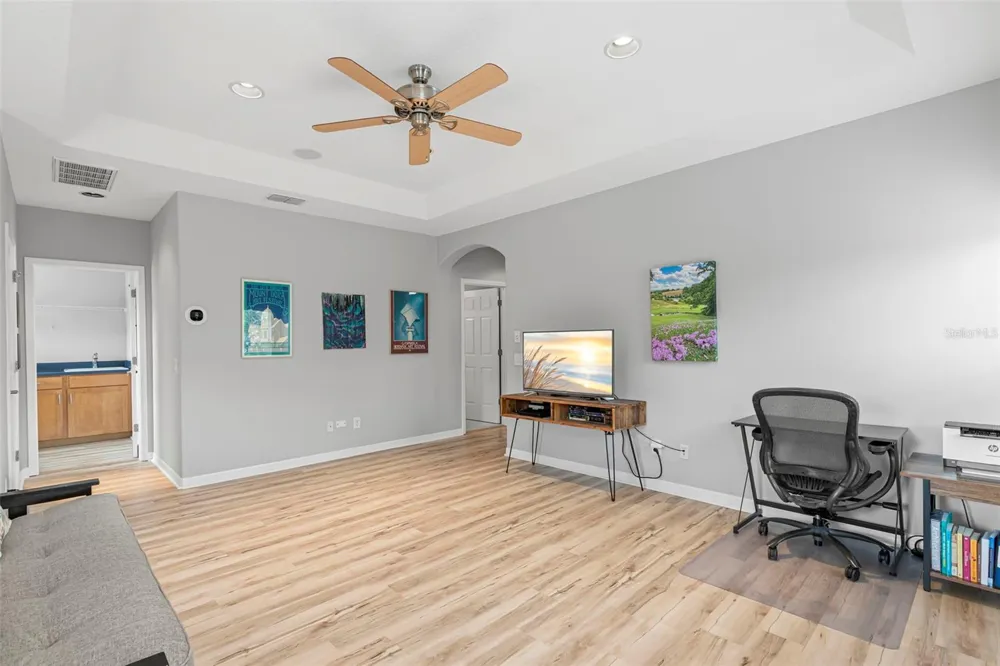 11201 GREEN PARK CIRCLE Tampa, FL 33626