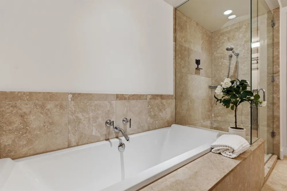 210 Lee Barton Drive #517 Austin, TX 78704