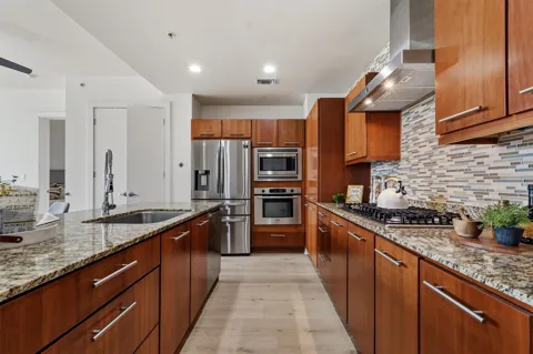 210 Lee Barton Drive #517