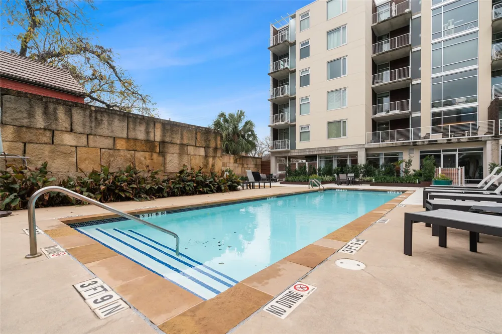 210 Lee Barton Drive #517 Austin, TX 78704