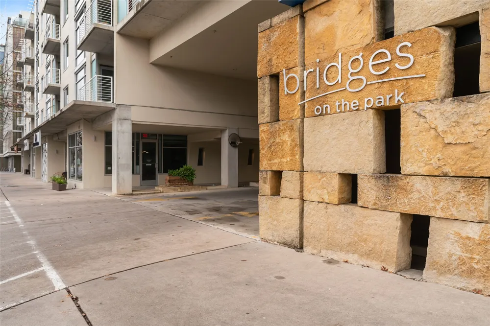 210 Lee Barton Drive #517 Austin, TX 78704