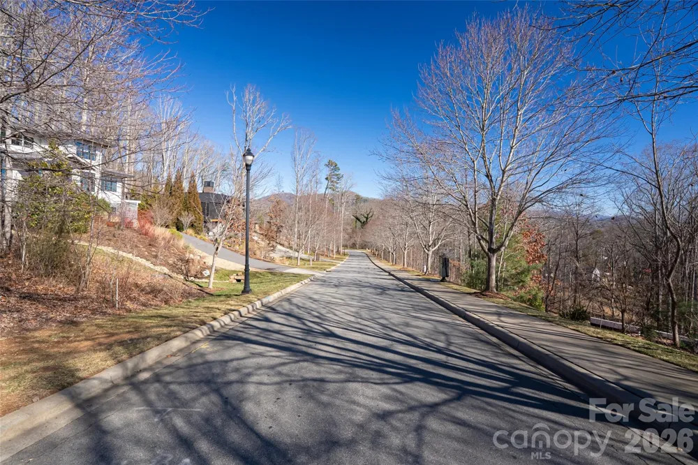 15 La Grange Drive Asheville, NC 28805