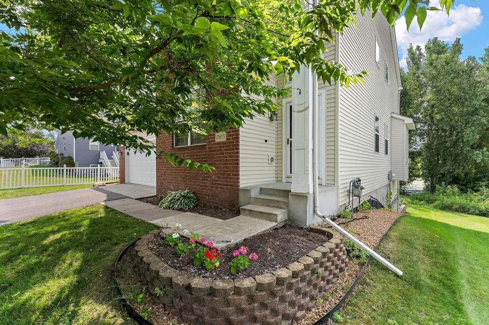 17855 90th Place Maple Grove, MN 55311