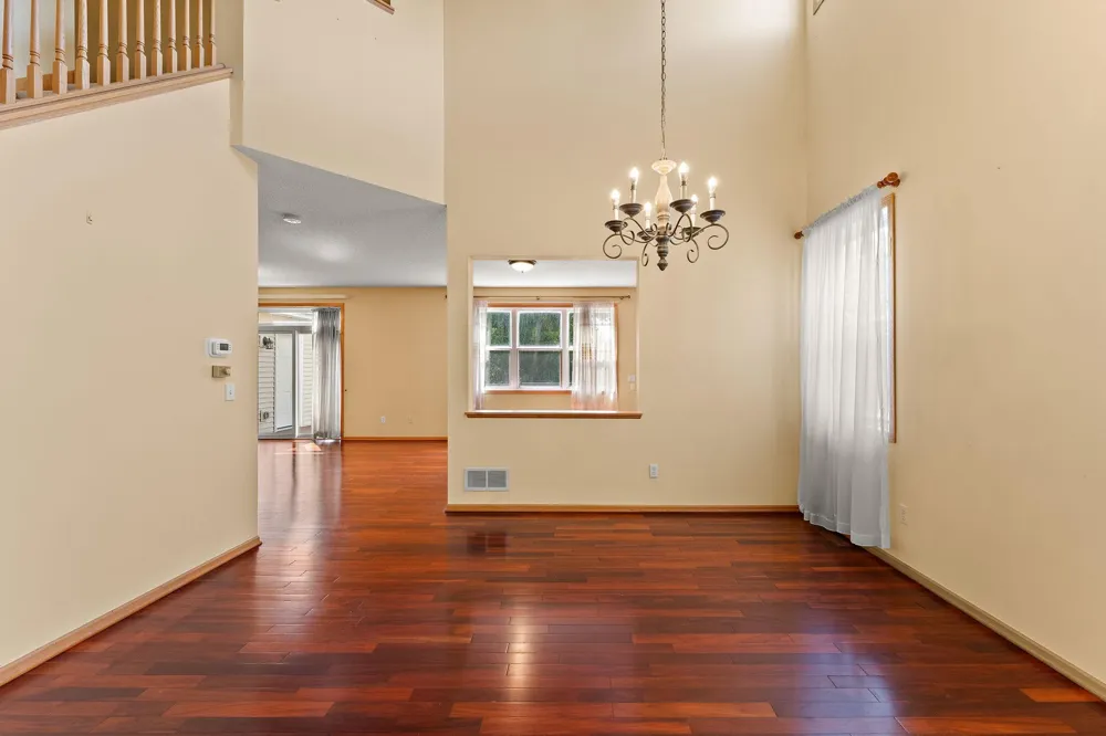 17855 90th Place Maple Grove, MN 55311