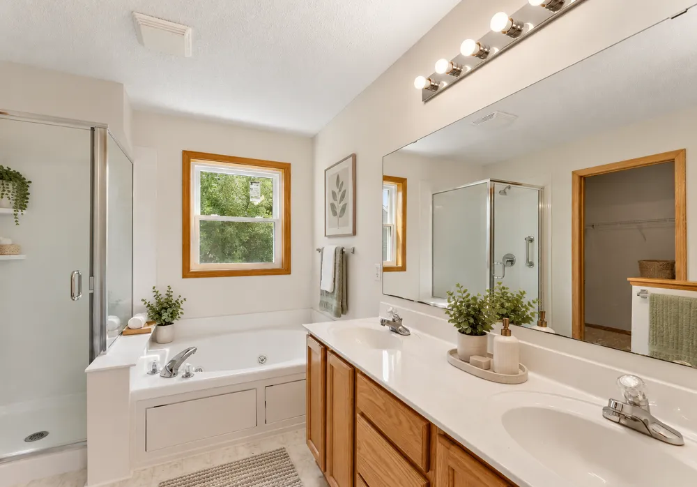 17855 90th Place Maple Grove, MN 55311
