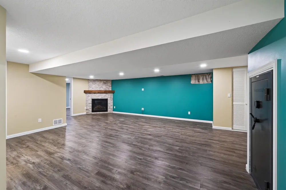 2051 Deerwood Lane NE East Bethel, MN 55092