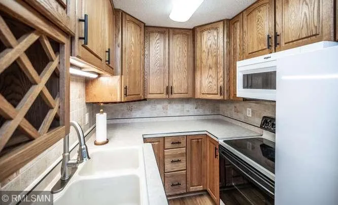 135 Viking Drive E #102 Little Canada, MN 55117