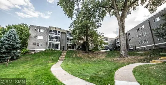 135 Viking Drive E #102 Little Canada, MN 55117