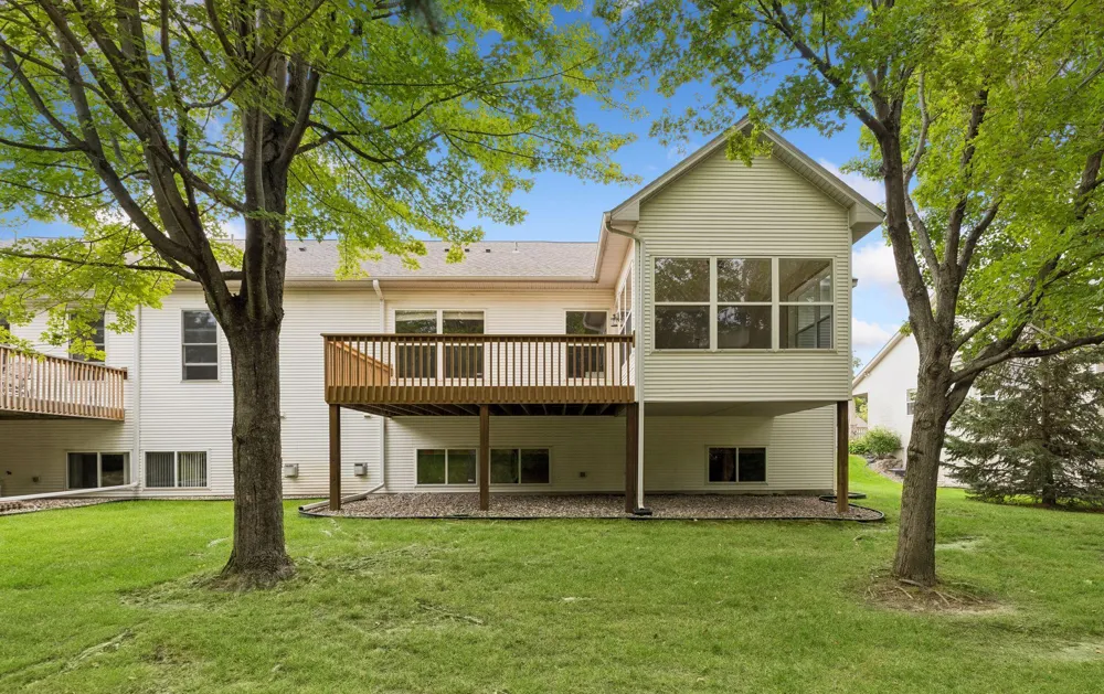 17461 Haralson Drive Eden Prairie, MN 55347