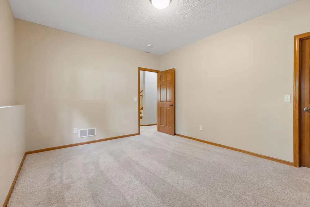 17461 Haralson Drive Eden Prairie, MN 55347
