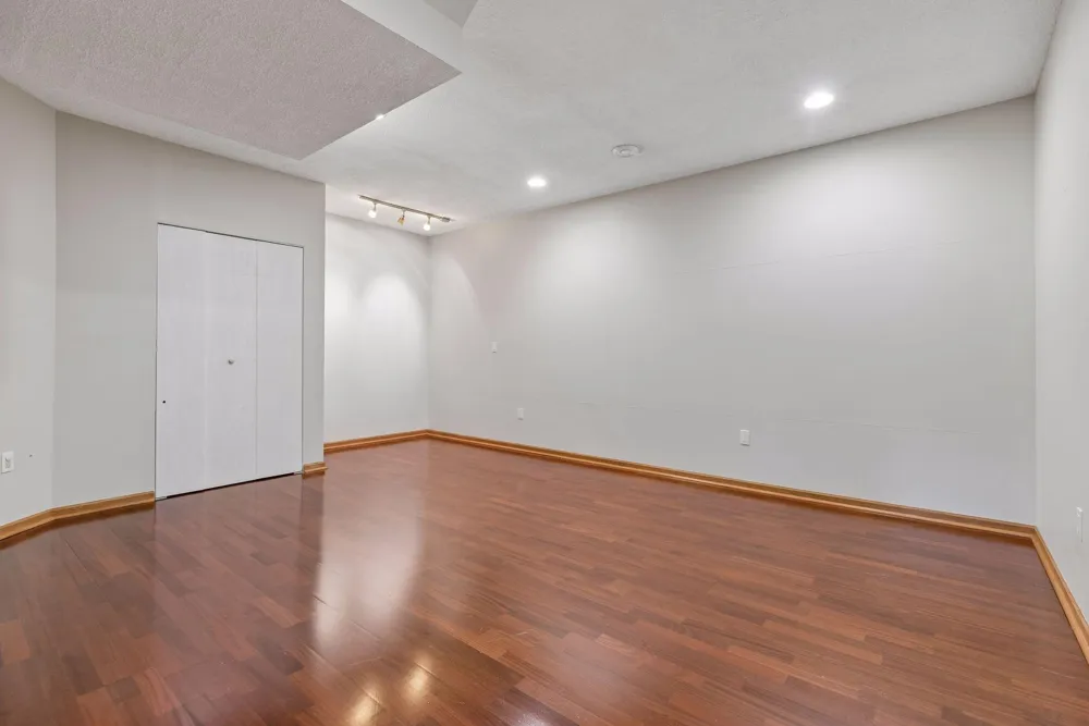17461 Haralson Drive Eden Prairie, MN 55347
