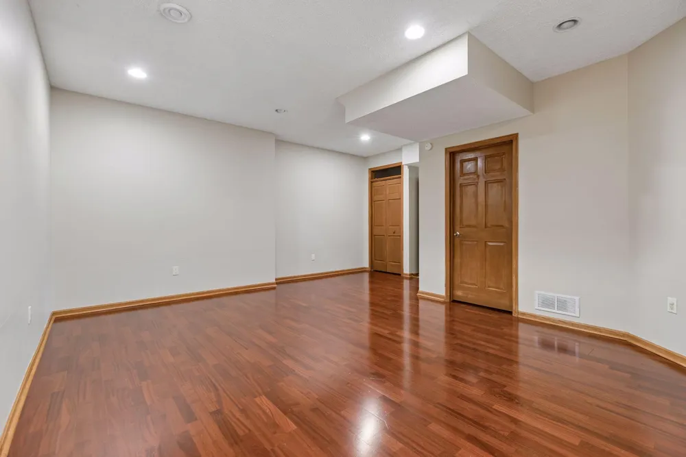 17461 Haralson Drive Eden Prairie, MN 55347