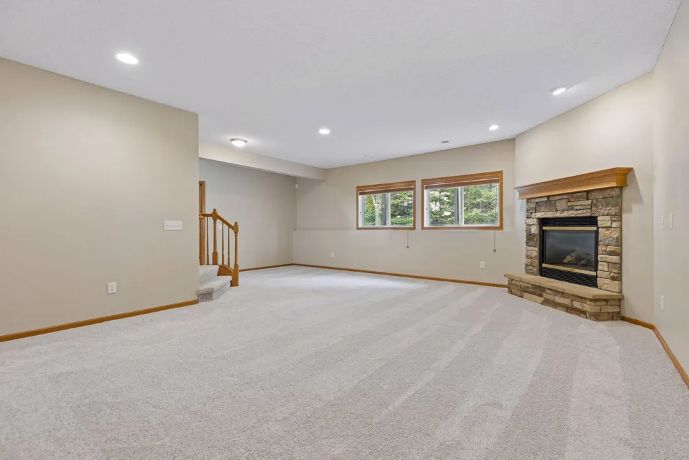 17461 Haralson Drive Eden Prairie, MN 55347