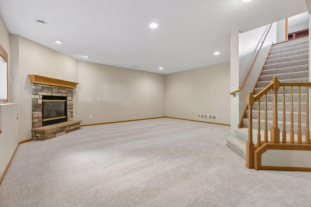 17461 Haralson Drive Eden Prairie, MN 55347