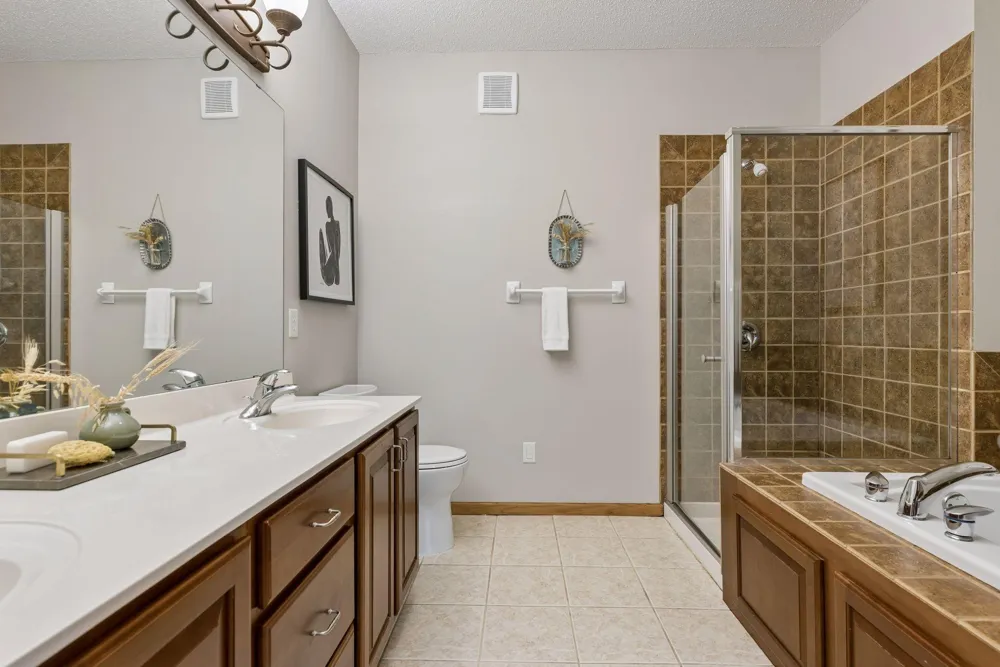 17461 Haralson Drive Eden Prairie, MN 55347