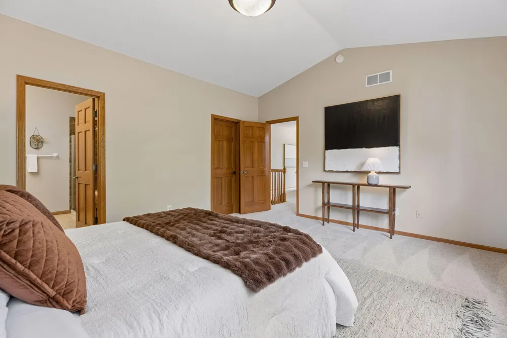 17461 Haralson Drive Eden Prairie, MN 55347