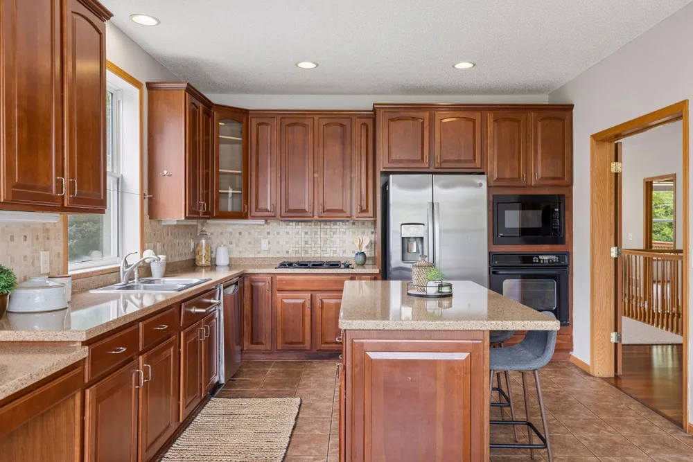 17461 Haralson Drive Eden Prairie, MN 55347