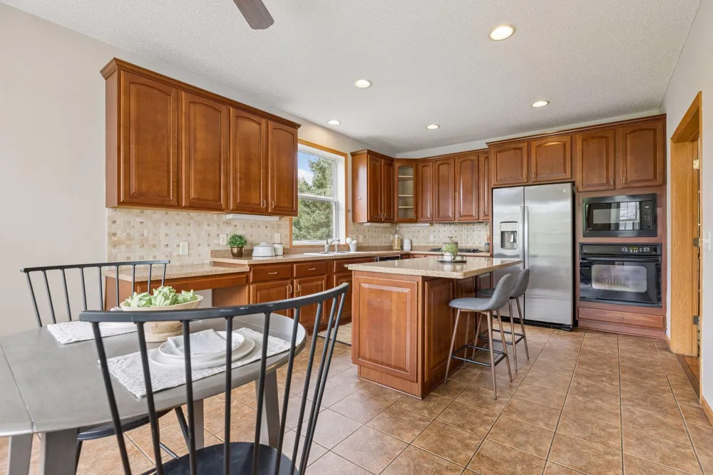 17461 Haralson Drive Eden Prairie, MN 55347