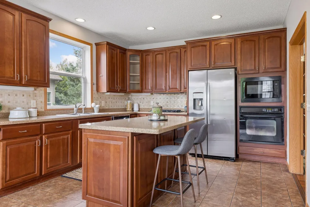 17461 Haralson Drive Eden Prairie, MN 55347