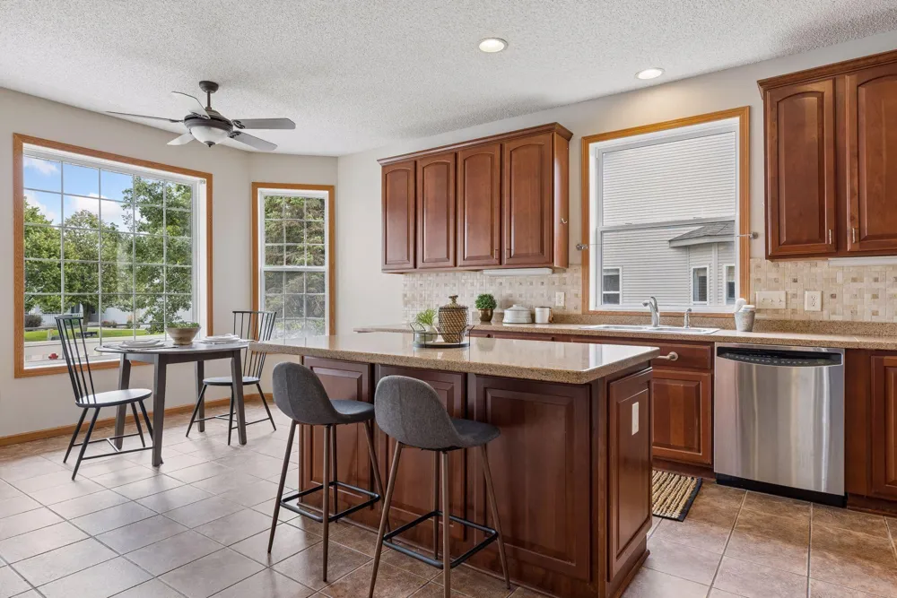 17461 Haralson Drive Eden Prairie, MN 55347