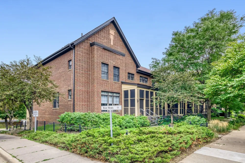 811 Thornton Street SE Minneapolis, MN 55414