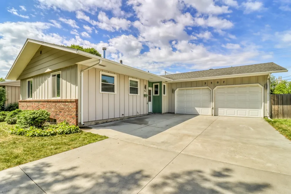 2307 11th Street S Fargo, ND 58103