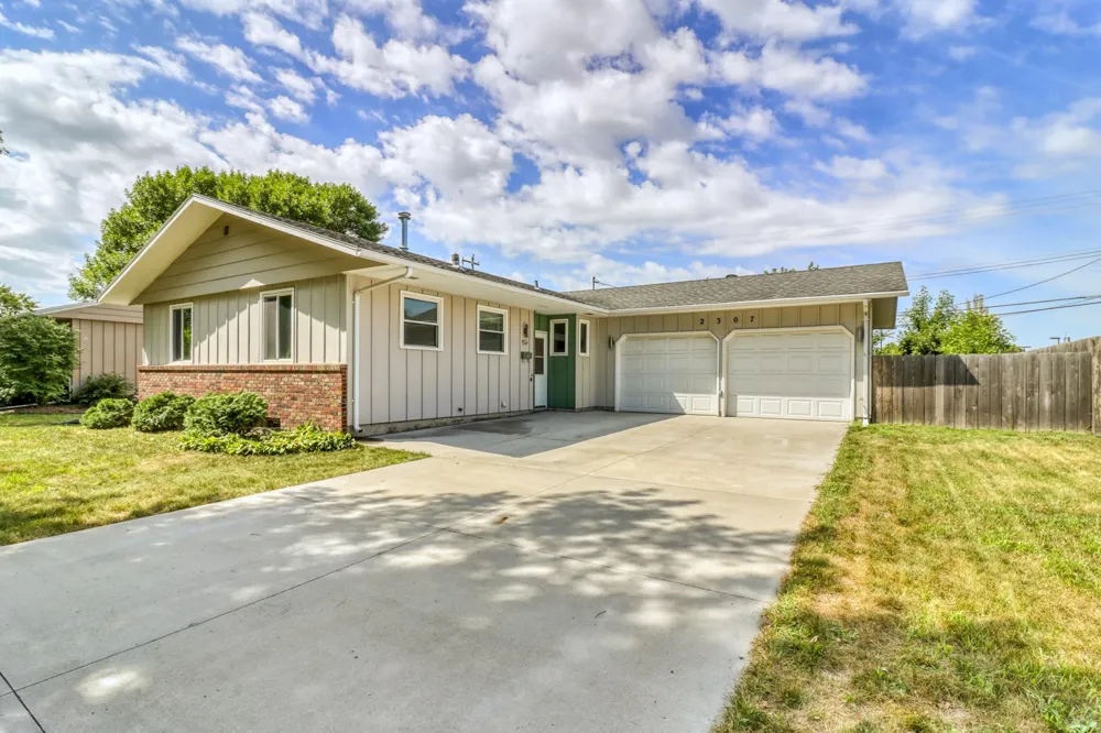 2307 11th Street S Fargo, ND 58103