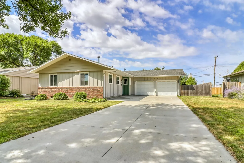 2307 11th Street S Fargo, ND 58103