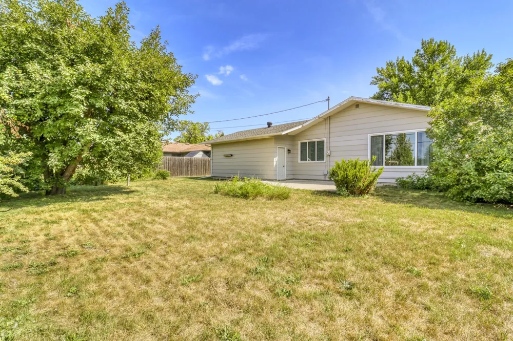 2307 11th Street S Fargo, ND 58103