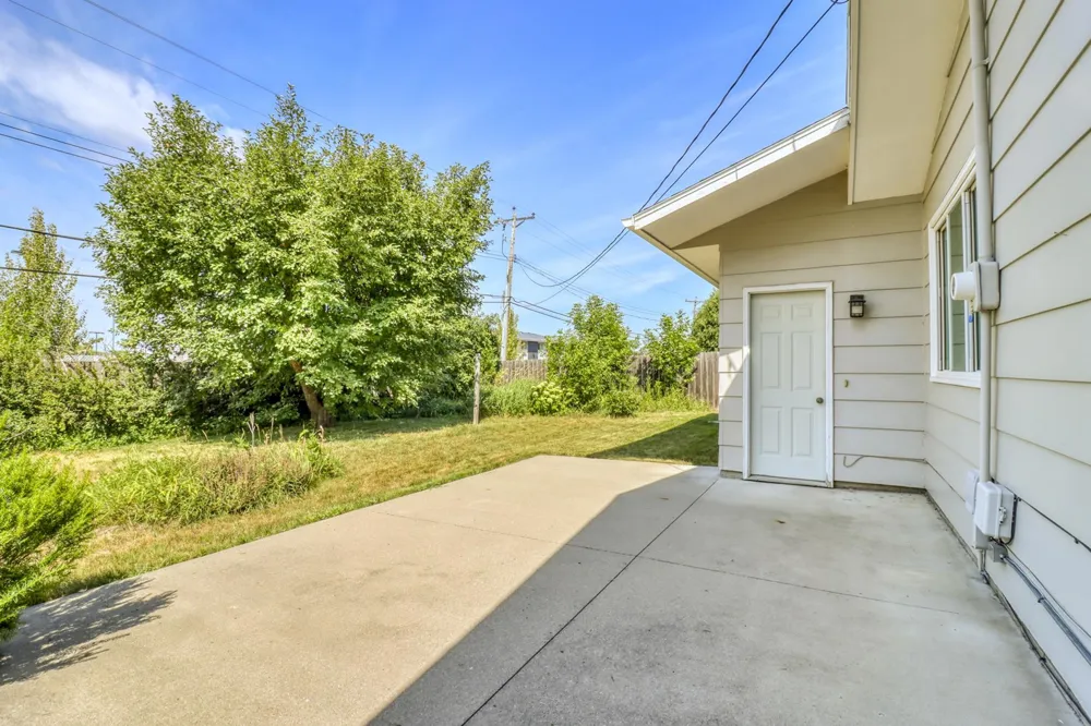 2307 11th Street S Fargo, ND 58103