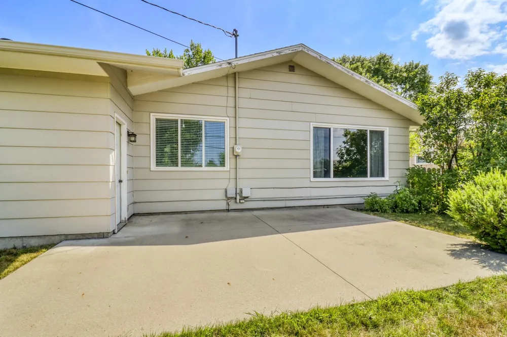 2307 11th Street S Fargo, ND 58103
