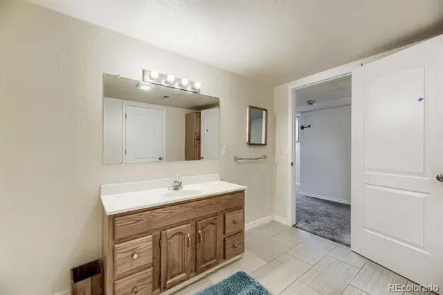 19091 E Chenango Circle Aurora, CO 80015