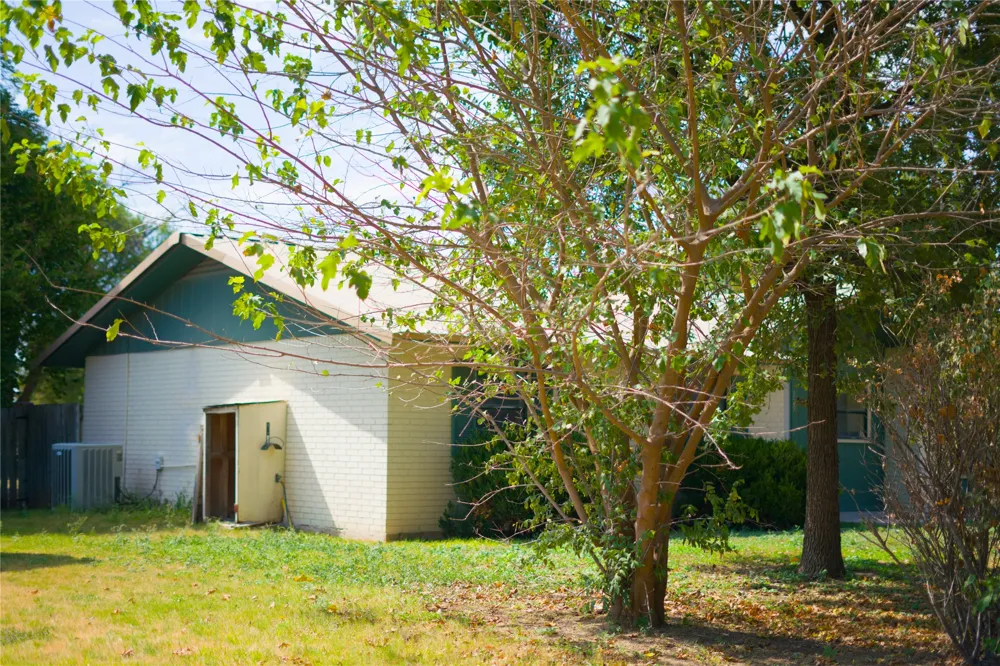 905 9th Street San Saba, TX 76877