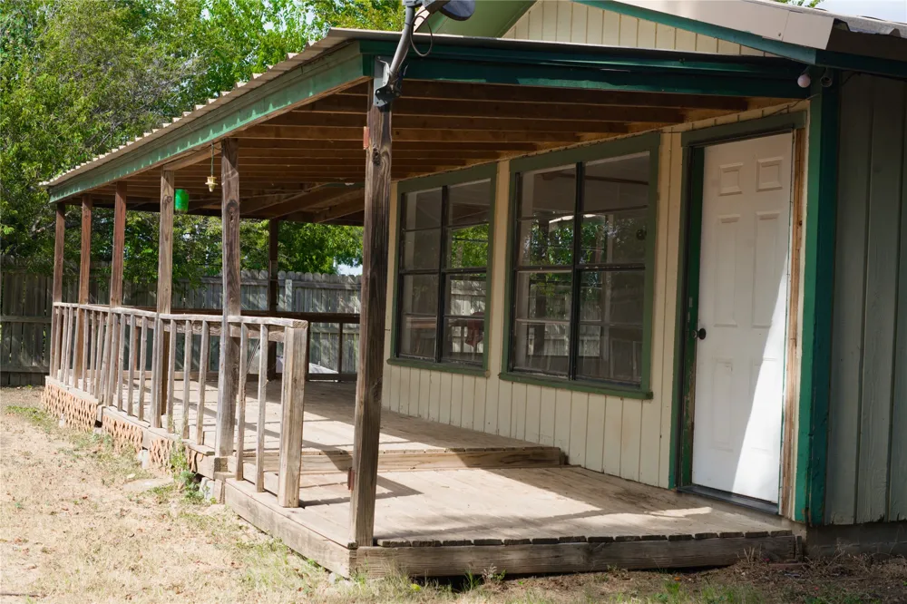 905 9th Street San Saba, TX 76877