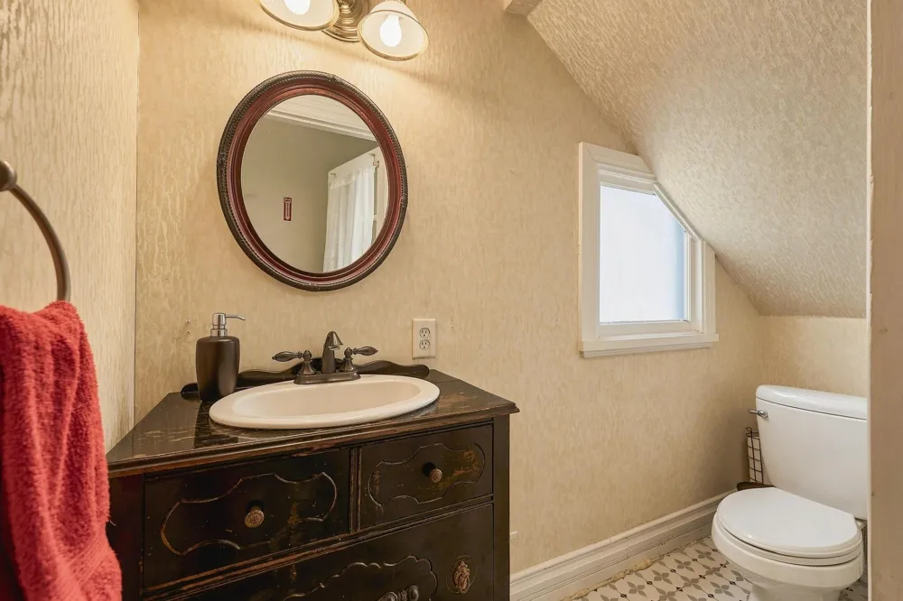 605 S Bond Street Whitewright, TX 75491
