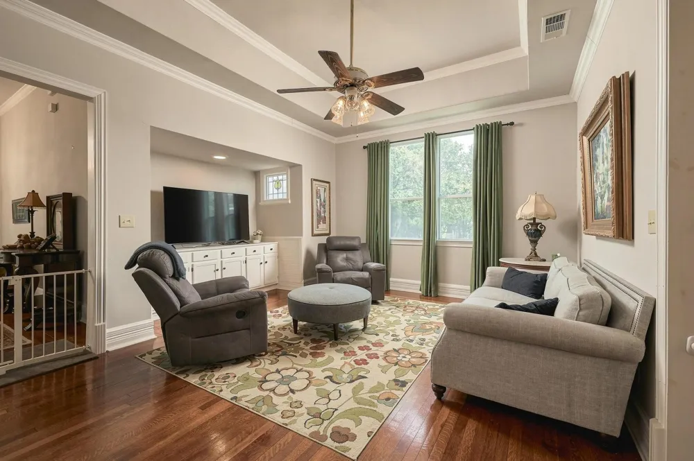 605 S Bond Street Whitewright, TX 75491
