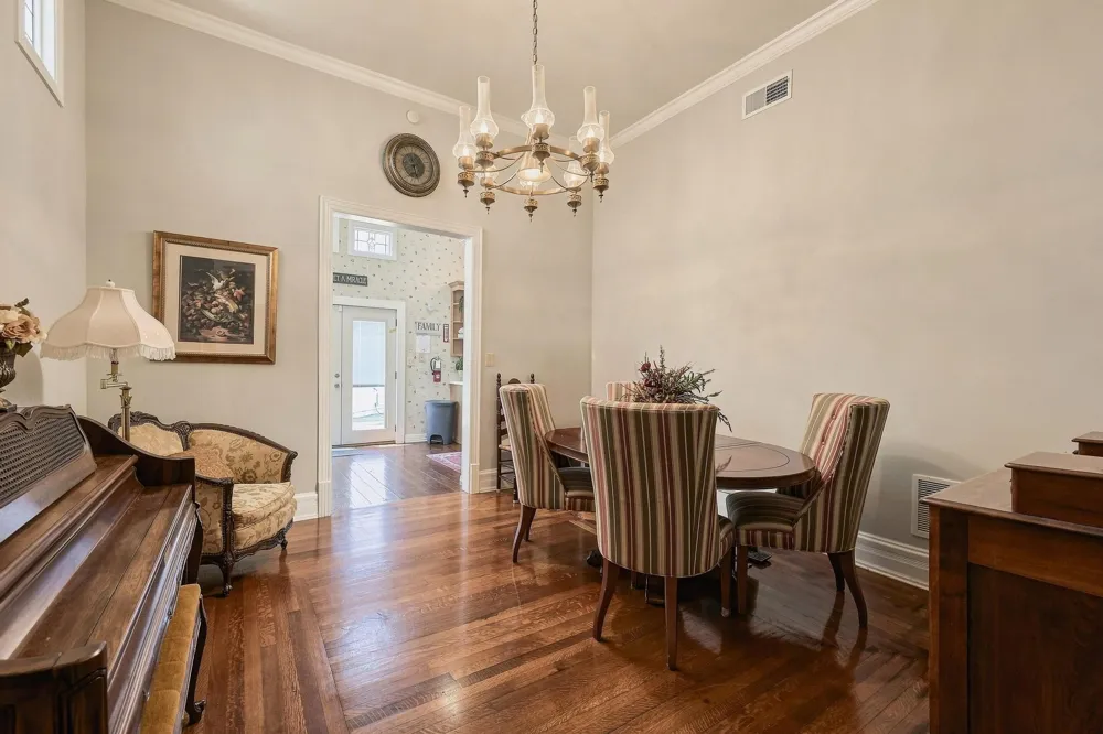 605 S Bond Street Whitewright, TX 75491